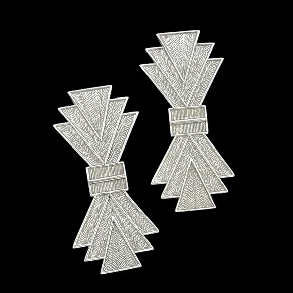 🔴SOLD🔴 Vintage Native American sterling silver intricately stamped earrings - Picture 1 of 7